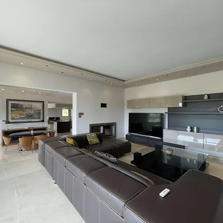 D'exception Avec Piscine Privee, Jacuzzi Et Climatisation - Fr-1-382-214 *