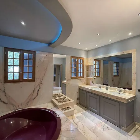 D'exception Avec Piscine Privee, Jacuzzi Et Climatisation - Fr-1-382-214 Ucel